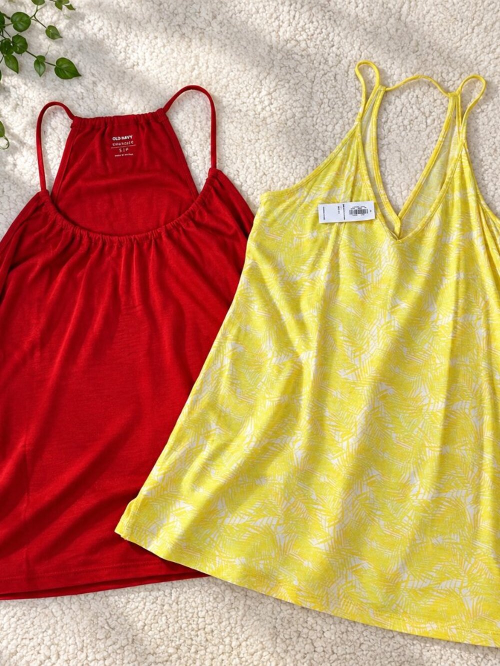Old Navy Women’s Tank Tops Bundle of 2